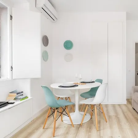 Plum Guide - Moments Apartman