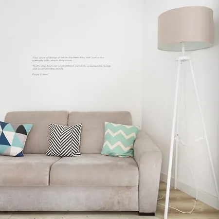 Plum Guide - Moments Apartman